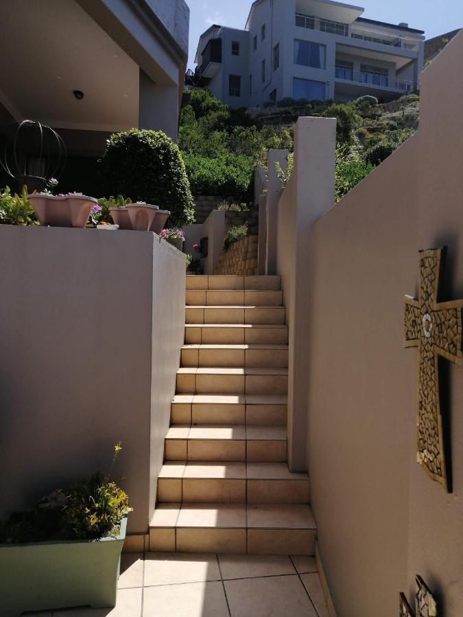 Froggy At The Pond Apartment ไซมอนส์ทาวน์ ภายนอก รูปภาพ