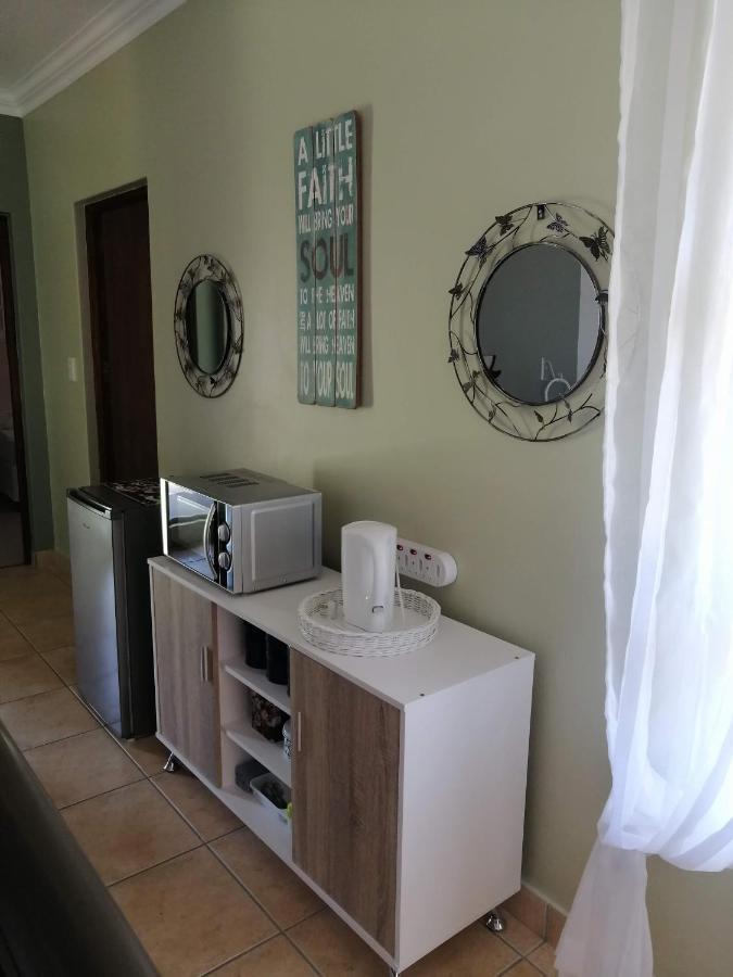 Froggy At The Pond Apartment ไซมอนส์ทาวน์ ภายนอก รูปภาพ